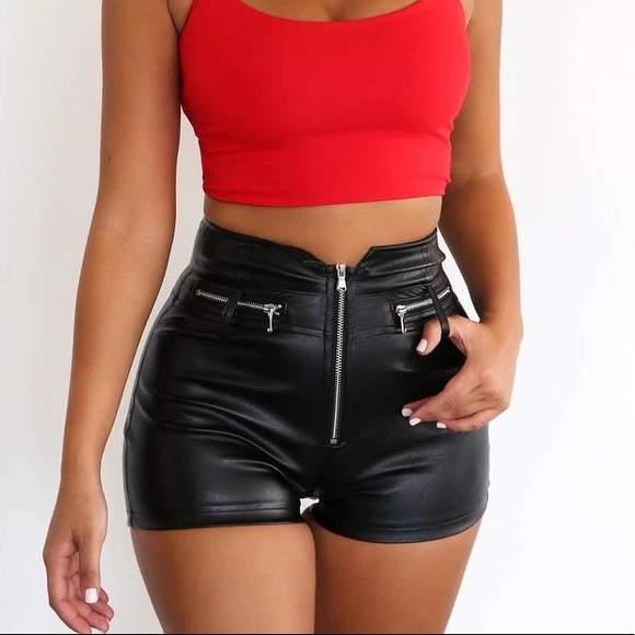Tiger Mist Black Lennon Shorts 